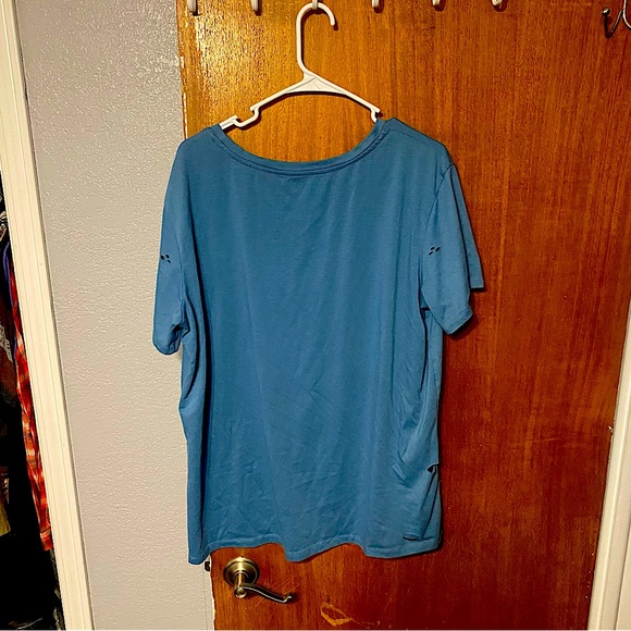Amazon lightning vintage tee. Teal, cheetah print, with a dash of hot pink - Picture 3 of 4